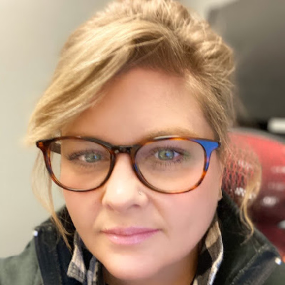 Meet your Posher, Katie - Picture 1 of 1